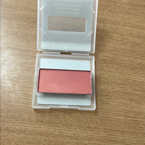 Mary Kay Pink Blush Compact for a Natural Glow - Picture 2 of 2
